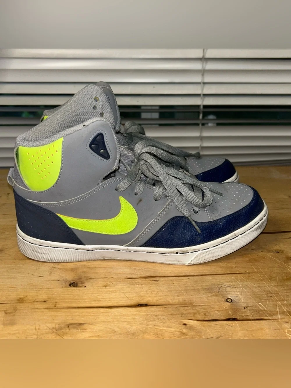 Nike Court Tranxition 537328-034 2012 Gray Navy Blue Green Hi Tops Mens Size 8